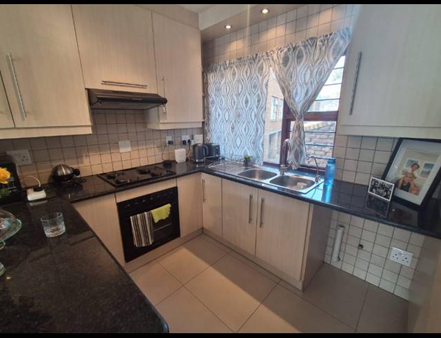80M² APARTMENT BLOCK FOR SALE IN BASSONIA